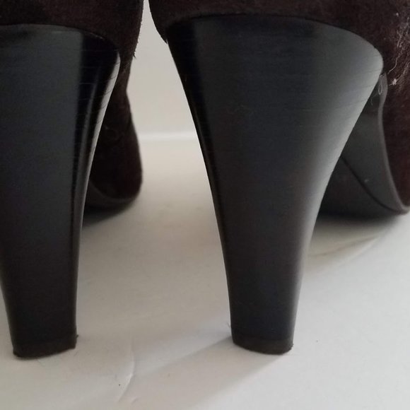 Rarely Worn Talbots Brown Suede High Heels - Picture 3 of 7